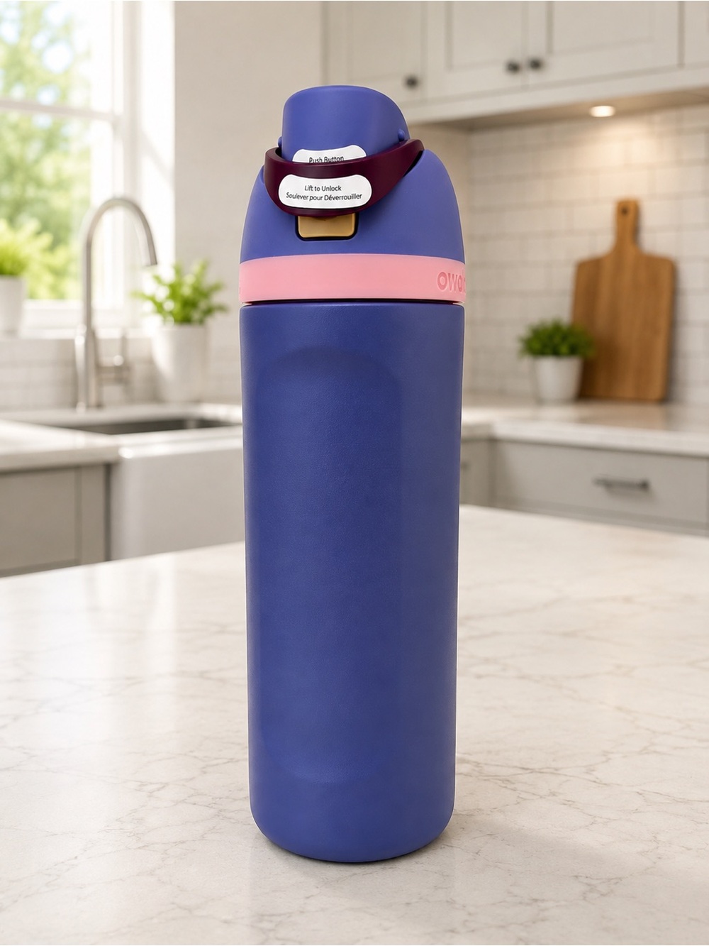 Brand NEW Owala FreeSip 24 oz Insulated Stainless Steel Water Bottle Blue Pink